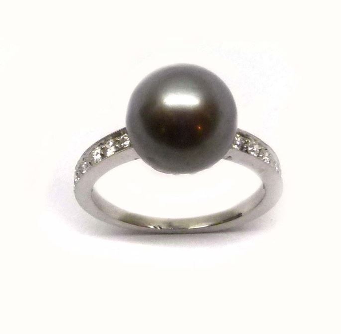 Early 20th century grey pearl and diamond ring | MasterArt
